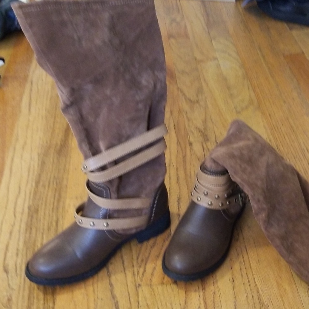 Boots - Picture 5 of 5